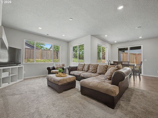 37501 STEELHEAD St, Sandy, OR 97055