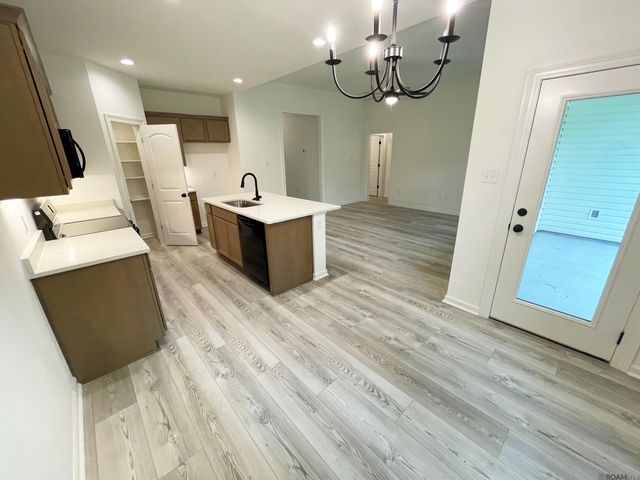 12892 Siberian Dr, Walker, LA 70785
