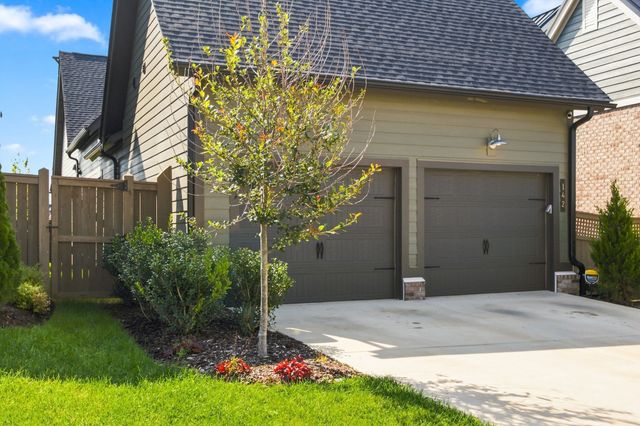 142 Salton Ln, Thompsons Station, TN 37179