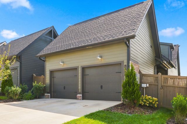 142 Salton Ln, Thompsons Station, TN 37179