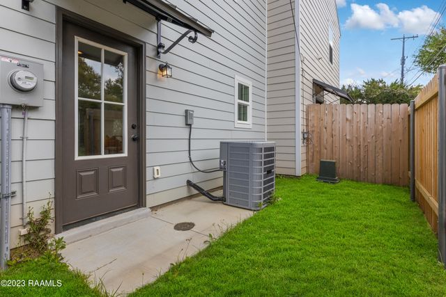 104 Whittington Drive N, Lafayette, LA 70503