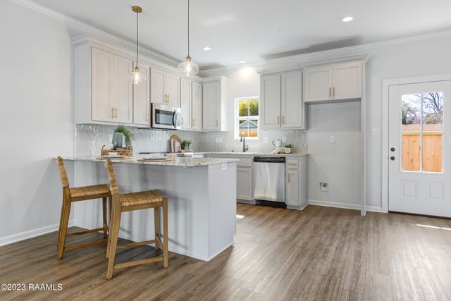 104 Whittington Drive N, Lafayette, LA 70503