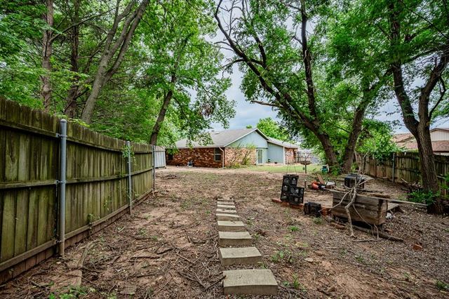 101 Stonewood Drive, Noble, OK 73068