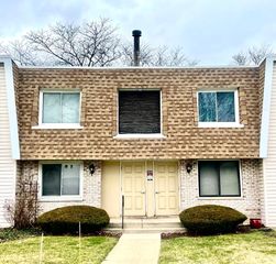 2840 Mitchell Drive 4, Woodridge, IL 60517