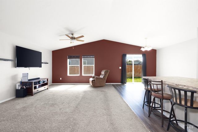 11761 Penobscot St, Caldwell, ID 83605