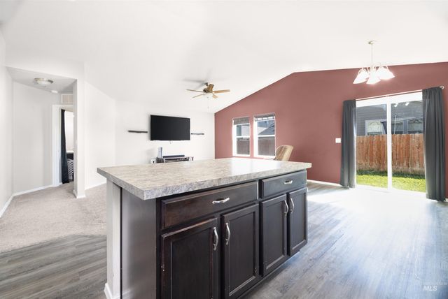 11761 Penobscot St, Caldwell, ID 83605