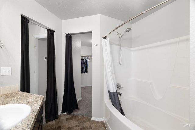 11761 Penobscot St, Caldwell, ID 83605