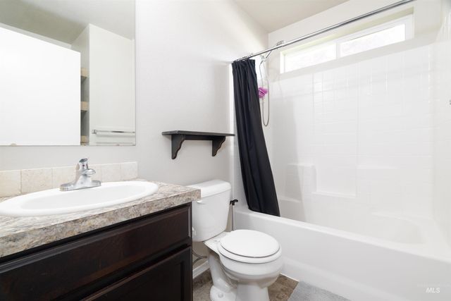11761 Penobscot St, Caldwell, ID 83605