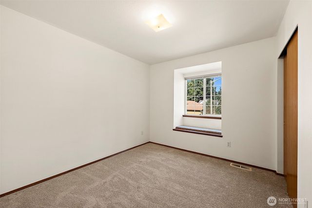 17225 90th Avenue E, Puyallup, WA 98375