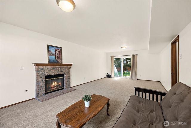 17225 90th Avenue E, Puyallup, WA 98375