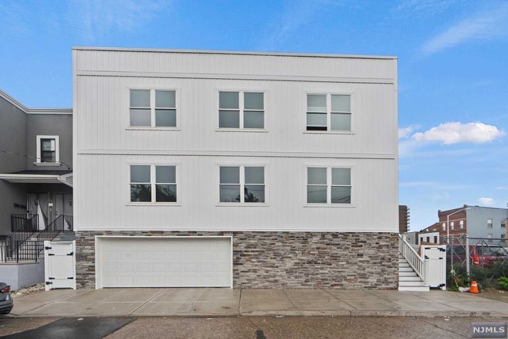 6-8 Governor Street, Paterson, NJ 07501