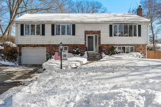 7 Van Beal Rd, Randolph, MA 02368