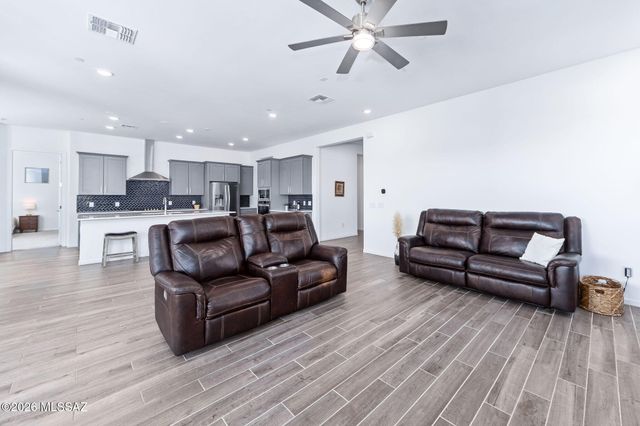 12764 E Tortoise Pointe Place, Vail, AZ 85641