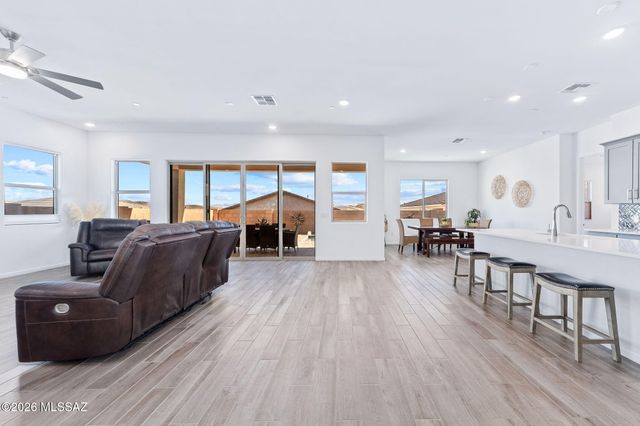 12764 E Tortoise Pointe Place, Vail, AZ 85641