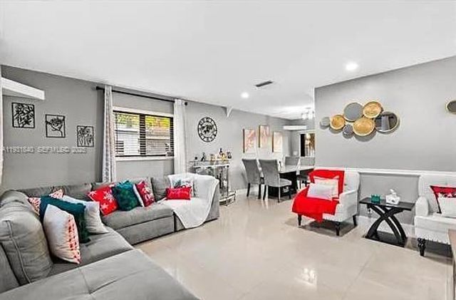 5404 NW 25th Ave 1, Tamarac, FL 33309