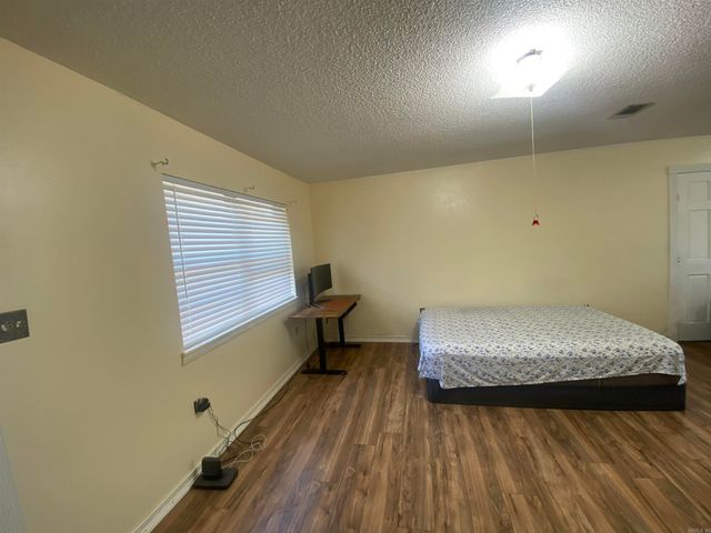 17804 CULLIPHER LN, Little Rock, AR 72206