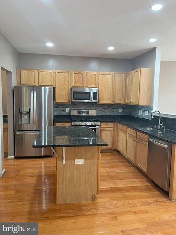 225 YORKTOWN CT, Malvern, PA 19355