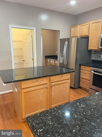 225 YORKTOWN CT, Malvern, PA 19355
