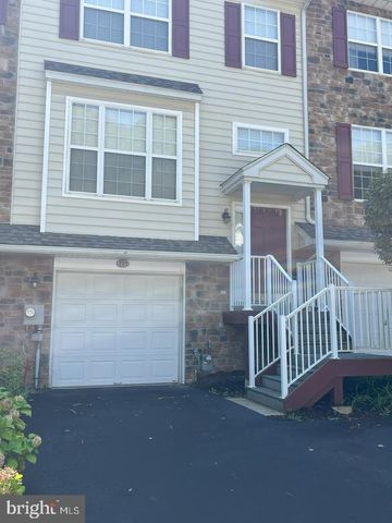 225 YORKTOWN CT, Malvern, PA 19355