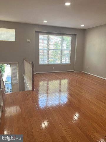 225 YORKTOWN CT, Malvern, PA 19355