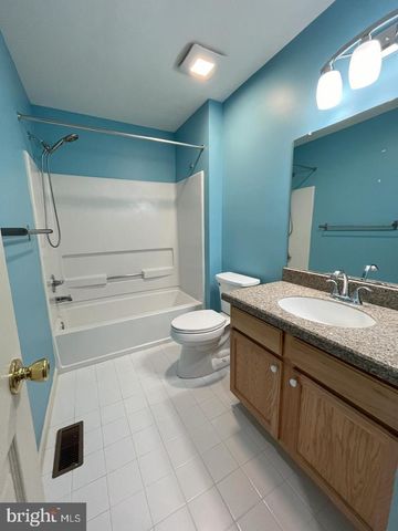225 YORKTOWN CT, Malvern, PA 19355
