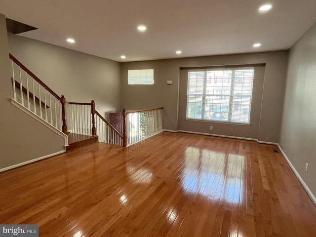225 YORKTOWN CT, Malvern, PA 19355