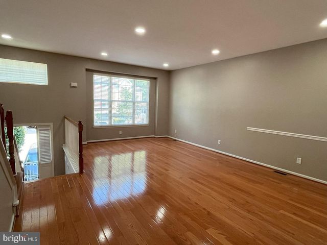 225 YORKTOWN CT, Malvern, PA 19355