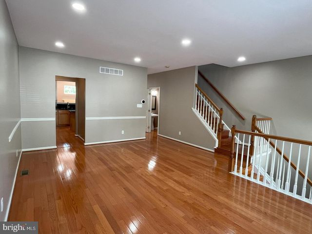 225 YORKTOWN CT, Malvern, PA 19355