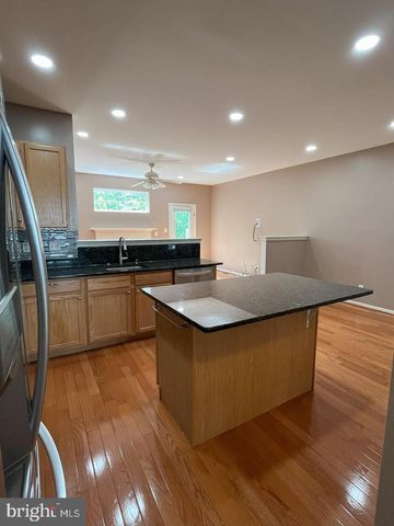 225 YORKTOWN CT, Malvern, PA 19355