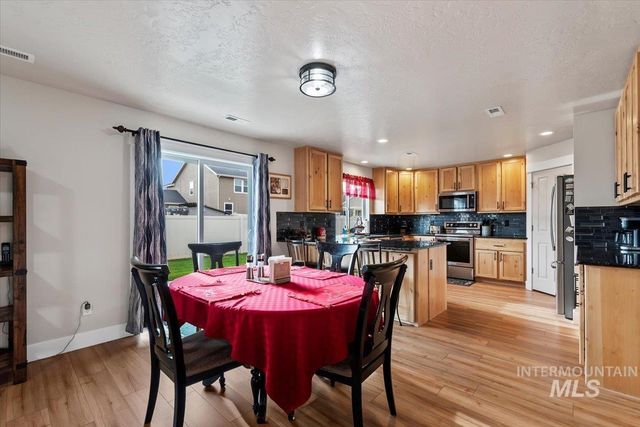 1028 N Star Bright Ln, Star, ID 83669