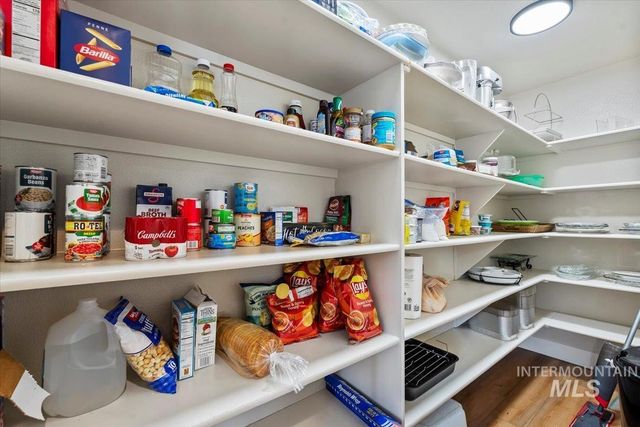 1028 N Star Bright Ln, Star, ID 83669