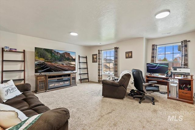 1028 N Star Bright Ln, Star, ID 83669