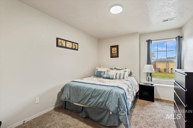 1028 N Star Bright Ln, Star, ID 83669