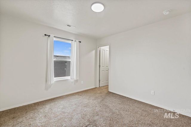 1028 N Star Bright Ln, Star, ID 83669