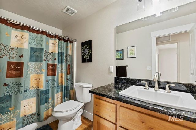 1028 N Star Bright Ln, Star, ID 83669