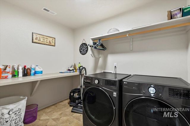 1028 N Star Bright Ln, Star, ID 83669