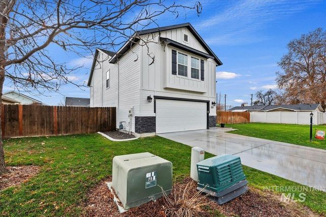 1028 N Star Bright Ln, Star, ID 83669