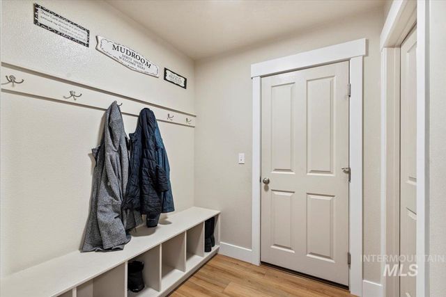 1028 N Star Bright Ln, Star, ID 83669