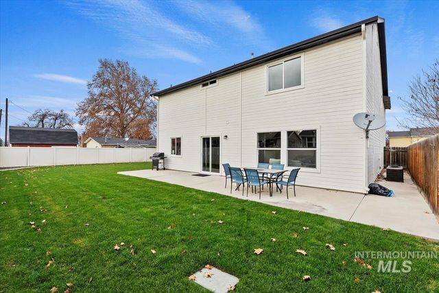 1028 N Star Bright Ln, Star, ID 83669