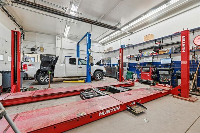 575 Seavey Rd, Shaler, PA 15209