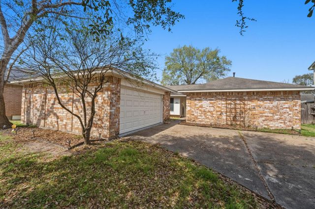 7403 Misty Morning Dr, Humble, TX 77346