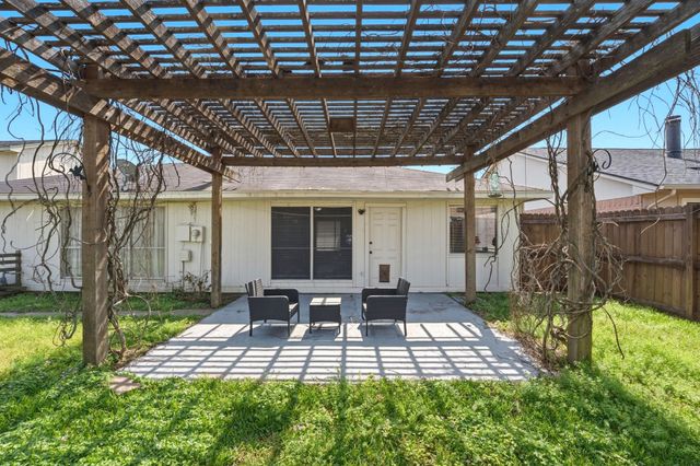 7403 Misty Morning Dr, Humble, TX 77346