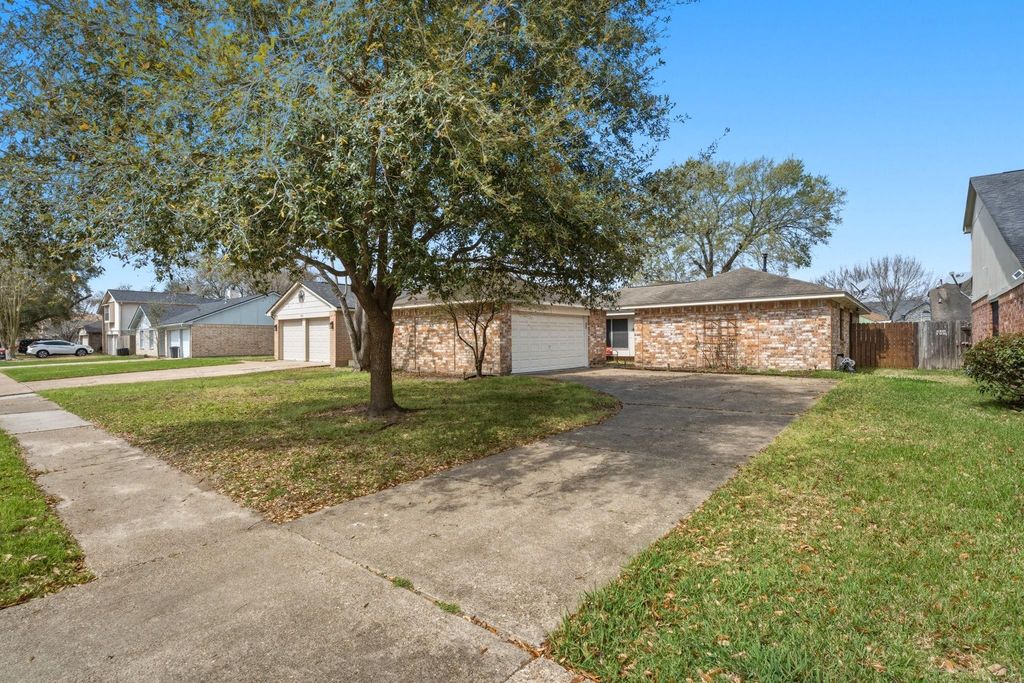 7403 Misty Morning Dr, Humble, TX 77346