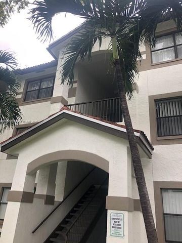 550 S Park Rd 32-8, Hollywood, FL 33021