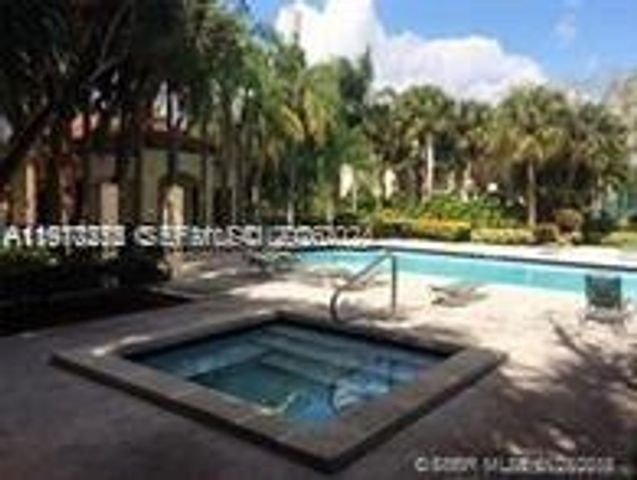 550 S Park Rd 32-8, Hollywood, FL 33021