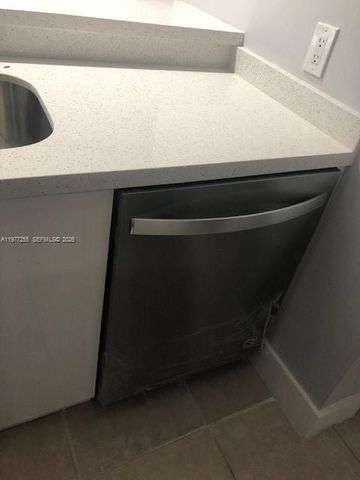 550 S Park Rd 32-8, Hollywood, FL 33021