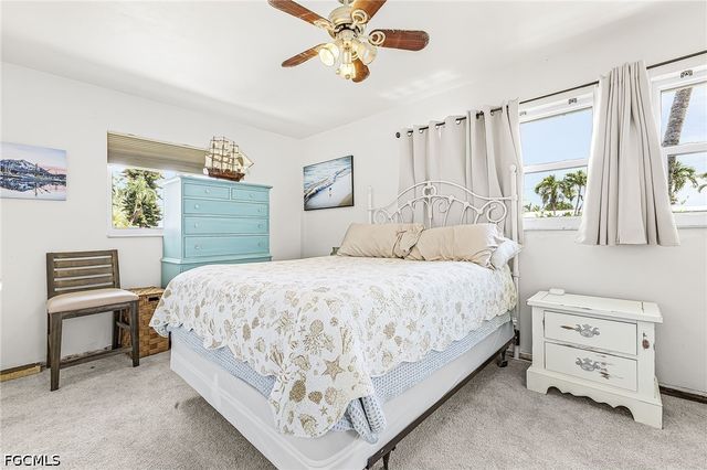 3018 SE 17th PL, Cape Coral, FL 33904