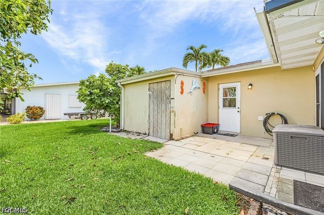 3018 SE 17th PL, Cape Coral, FL 33904