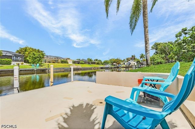 3018 SE 17th PL, Cape Coral, FL 33904