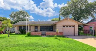 1853 Huge Oaks St Street, Houston, TX 77055